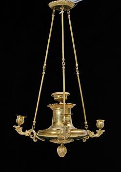 TAKAMPEL, mässing, senempire, 1800-talets första hälft. H 57.