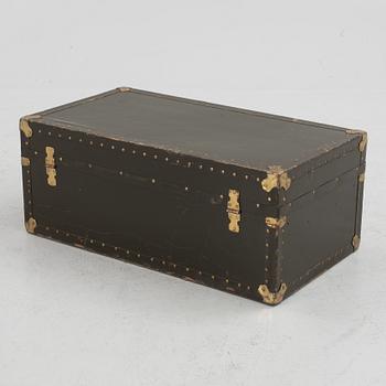 Trunk, early 20th century.