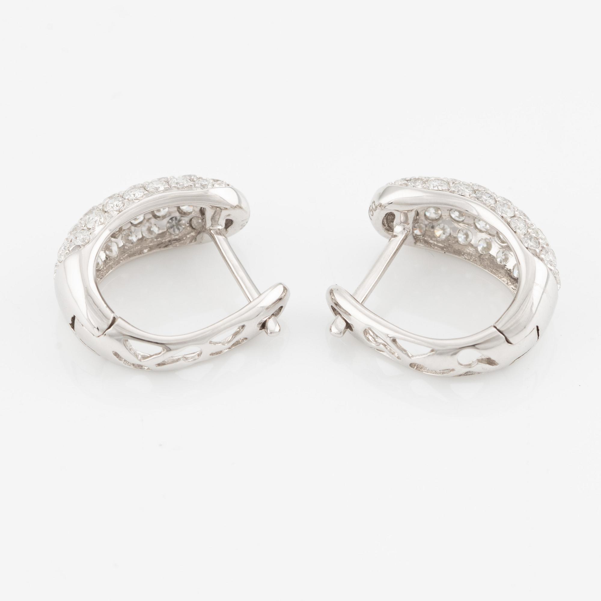 Hoop earrings with brilliant-cut diamonds.