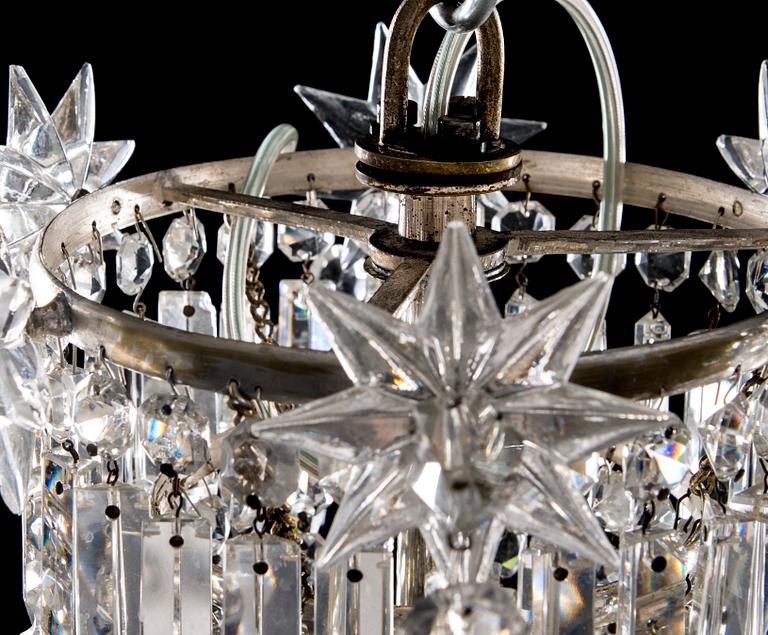 TAKKRONA, oskariansk stil, 1900-talets början. Höjd 101 cm.