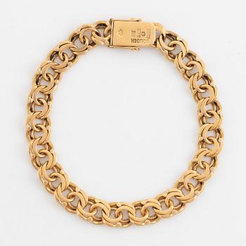 18K gold bracelet.