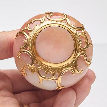 Fabergé, bläckhorn på fat, verkmästare Michael Perchin, S:t Petersburg 1886-1895, ristat inventarie nr 43799.