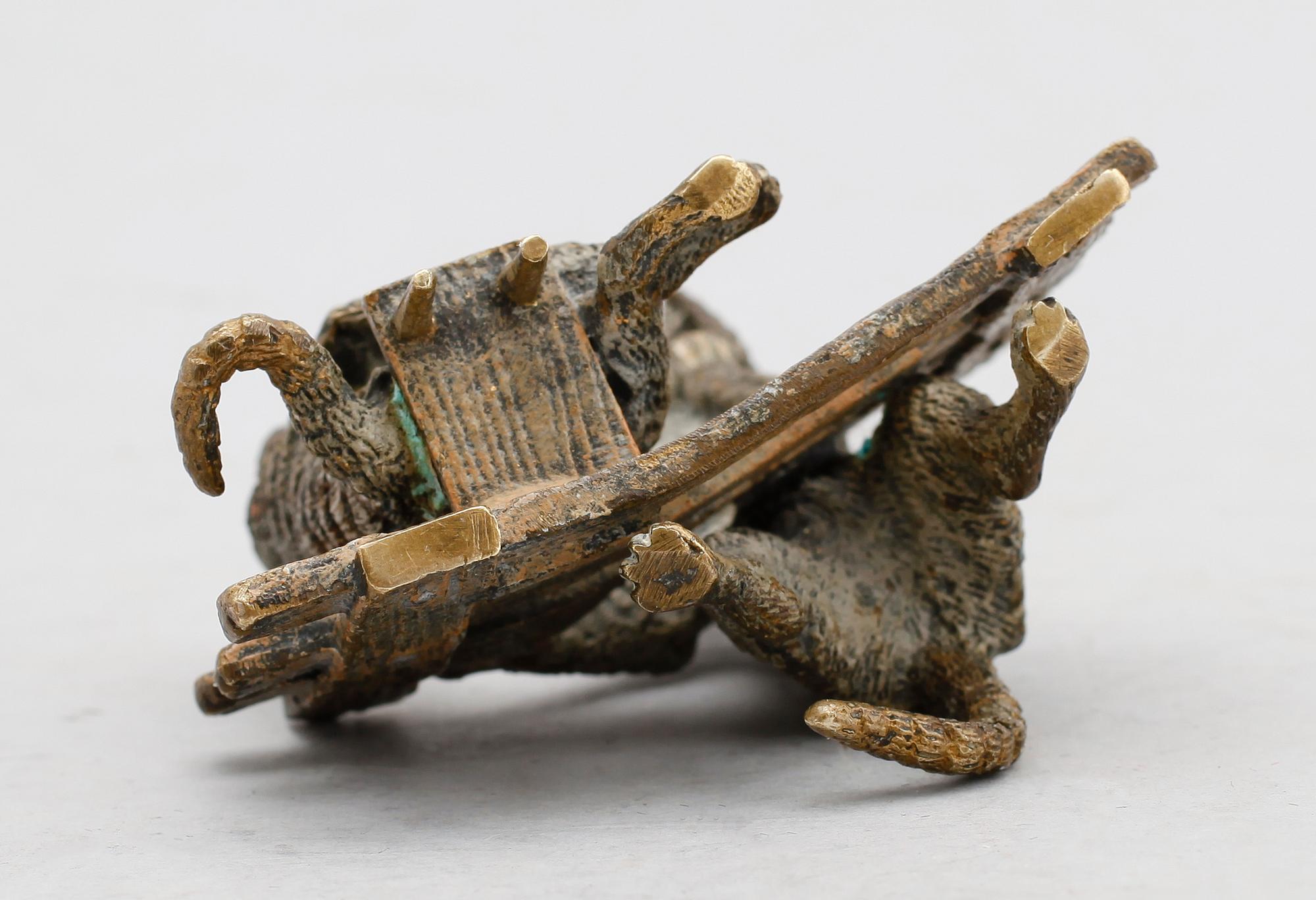 FIGUR, Wienerbrons, sekelskiftet 1900.