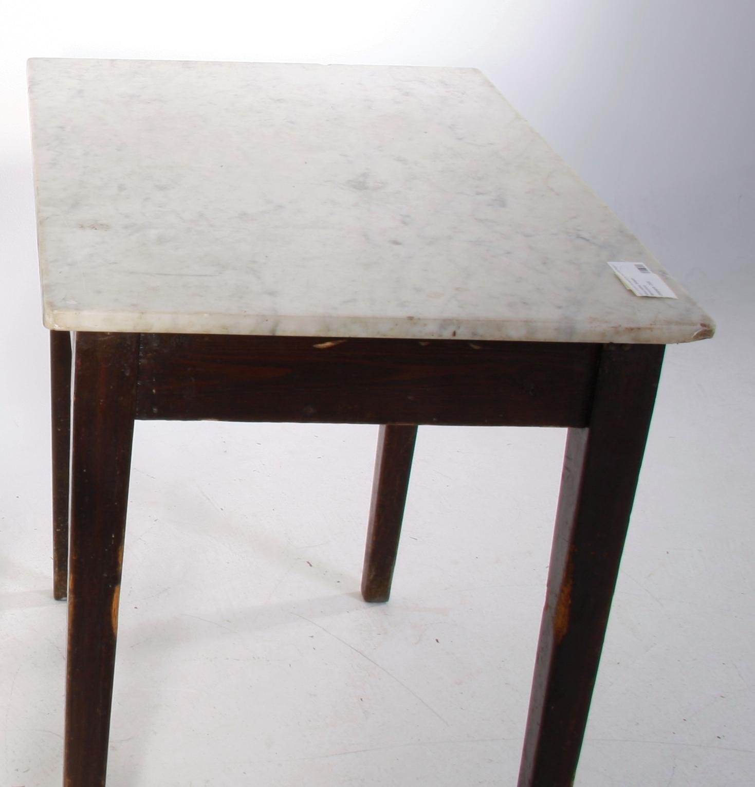 STOLAR, 6 st samt BORD. Stockholms Bryggeri AB.