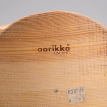 KAIJA AARIKKA, träskulptur, lackerad furu, 1970-tal.