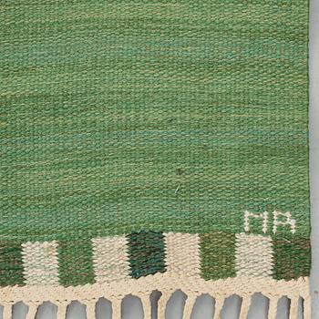 Marianne Richter, Matta, "Muren grön", rölakan, ca 250,5-254,5 x 172-173 cm, signerad AB MMF MR.