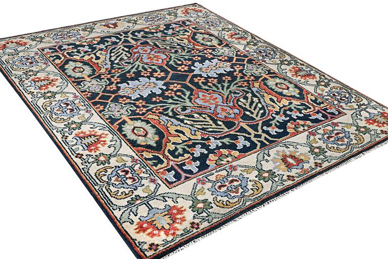 Matta, orientalisk med sk. Mamlukdesign, ca. 308 x 250 cm.