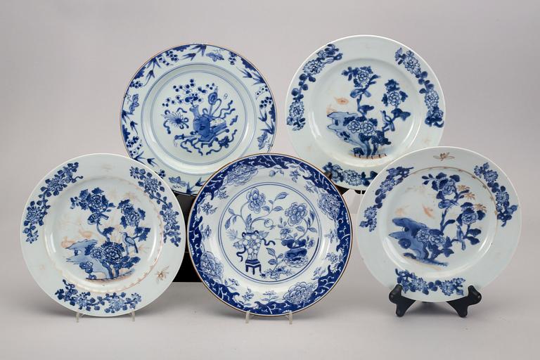 Tallrikar 10 st olika Kina Qianlong (1736-95) porslin.
