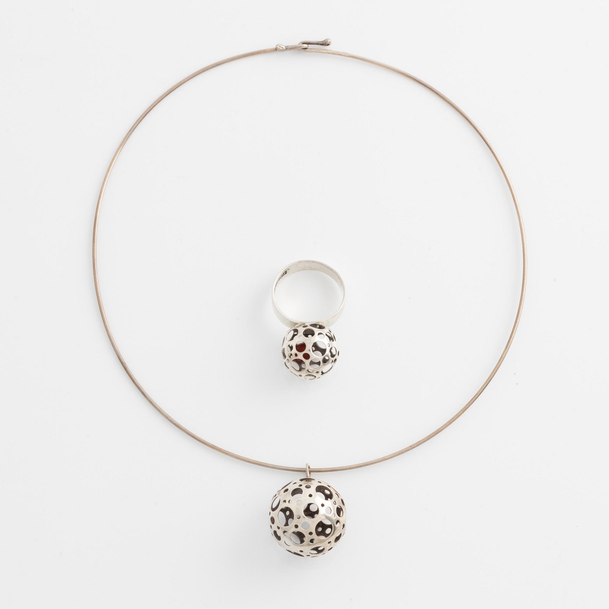 Liisa Vitali, collier och ring, silver.