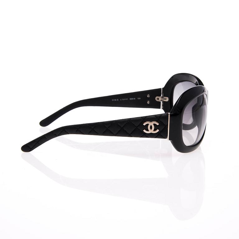 AURINKOLASIT, Chanel.