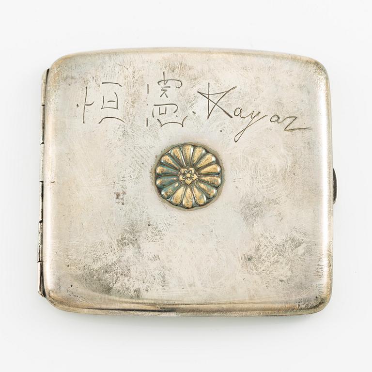 Etui, silver, Japan, 1900-talets första del. Vikt 112 gram.