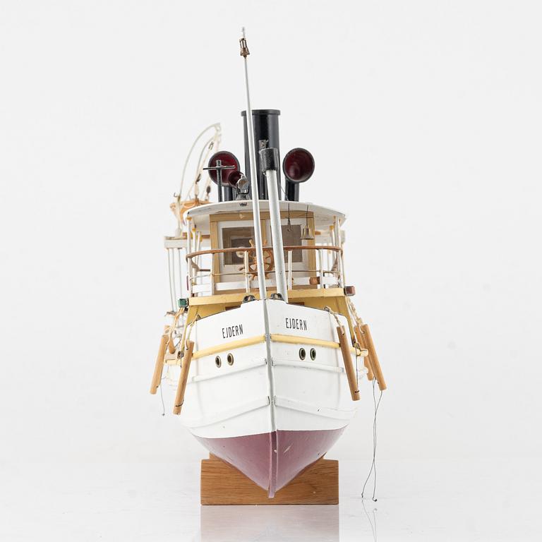 A ship model of S/S Ejdern.