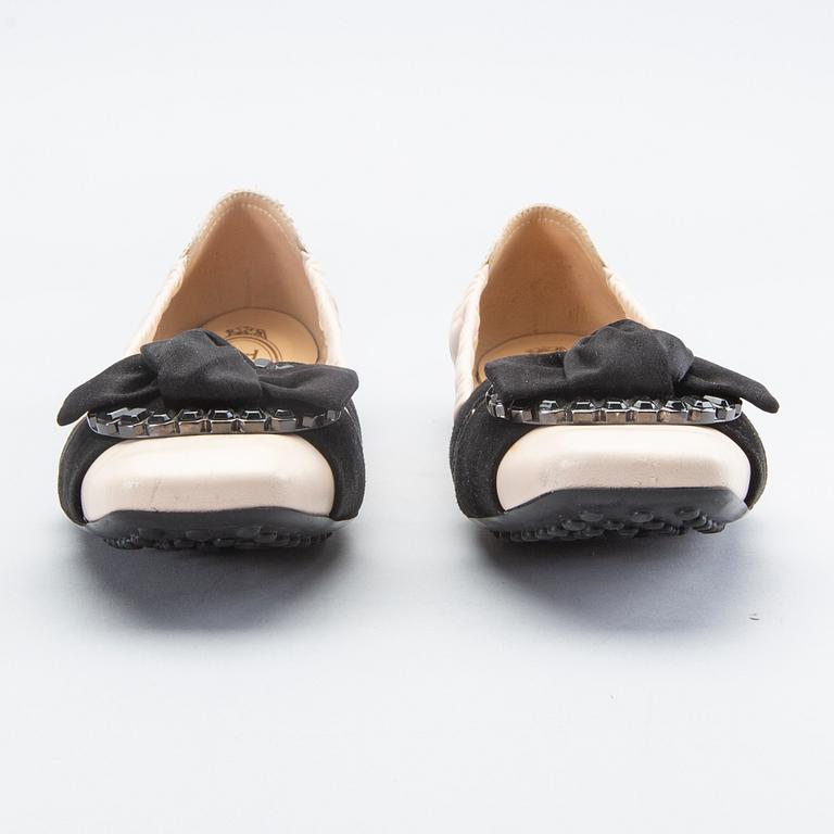 Tods`s och Roger Vivier, skor 2 par 37-37,5 enligt märkning.