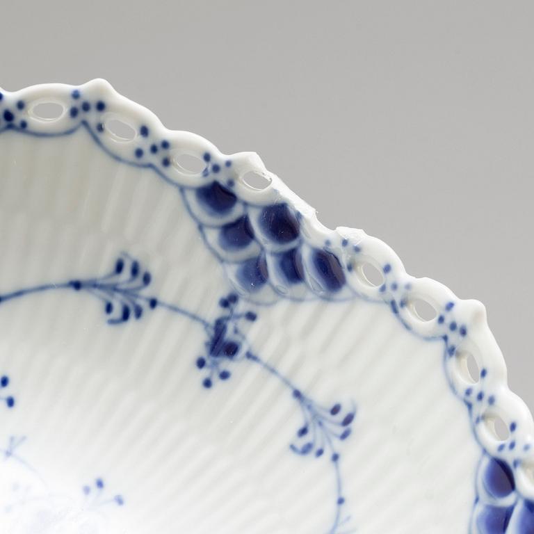 ROYAL COPENHAGEN, an 80-piece 'Musselmalet' porcelain service, Denmark.