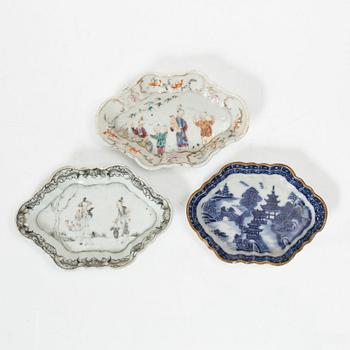 A set of three odd ladle dishes, Qing dynasty, Qianlong (1736-95).