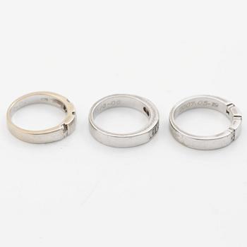 Three rings, 18K white gold with brilliant-cut and princess-cut diamonds.