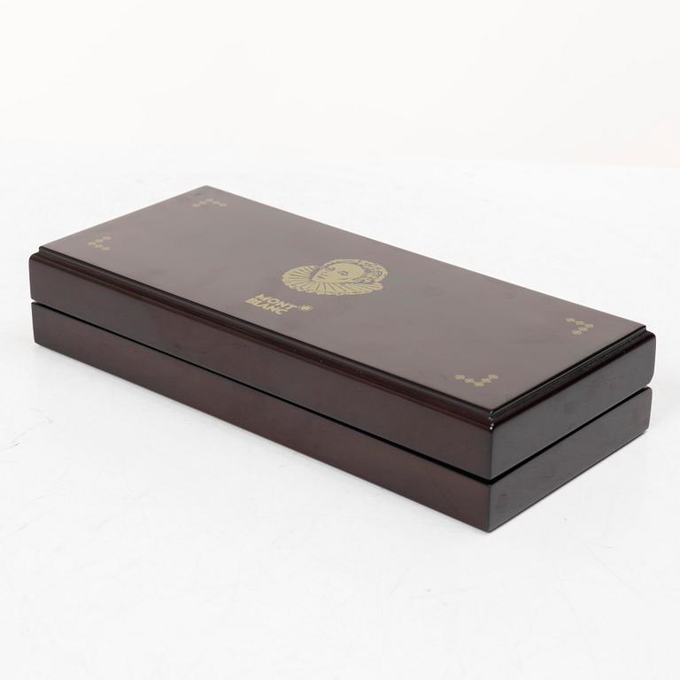 A Montblanc fountain pen, limited edition 'Queen Elizabeth I' from the series 'Patrons of Art'.