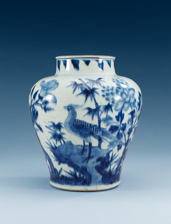 A blue and white Transitional jar, 17th Century.