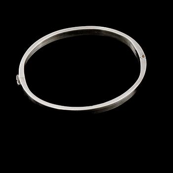 ARMRING, sterlingsilver, Wiwen Nilsson, Lund, 1963. Vikt 23 g.