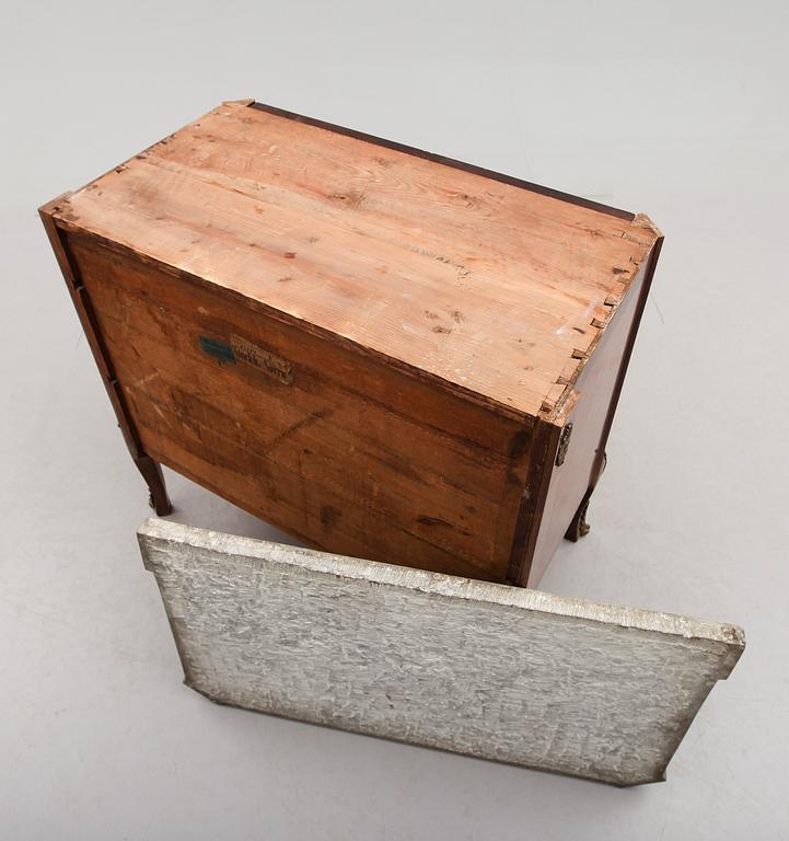 BYRÅ, gustaviansk stil, 1800-talets mitt.