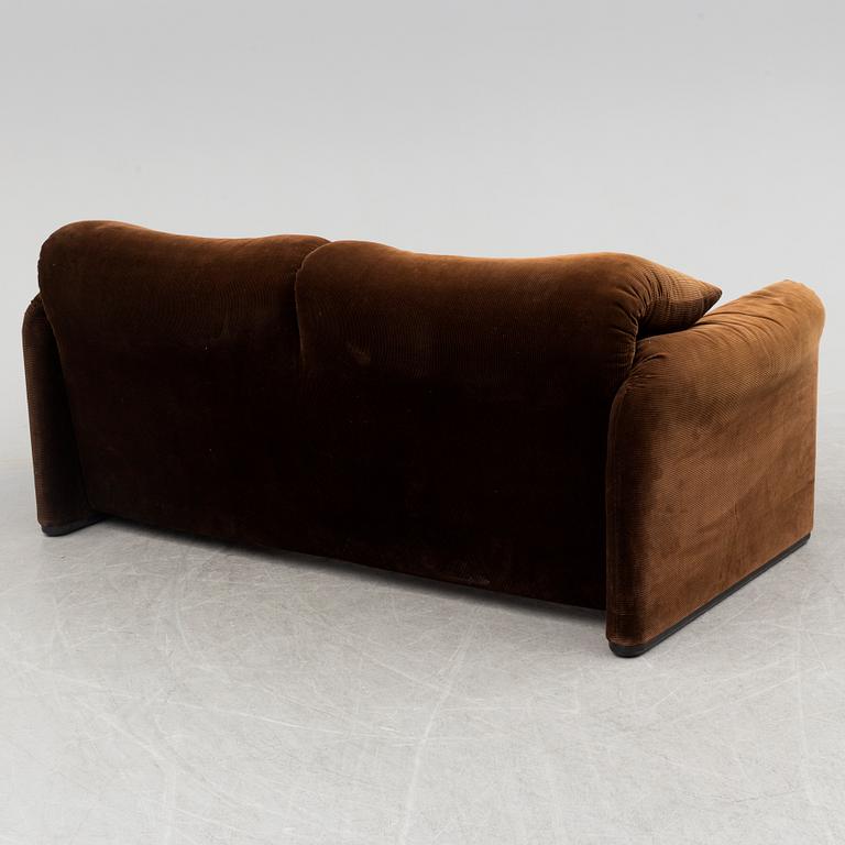 A second half of the 20th century 'Maralunga' sofa my Vico Magistretti for Cassina, Italy.