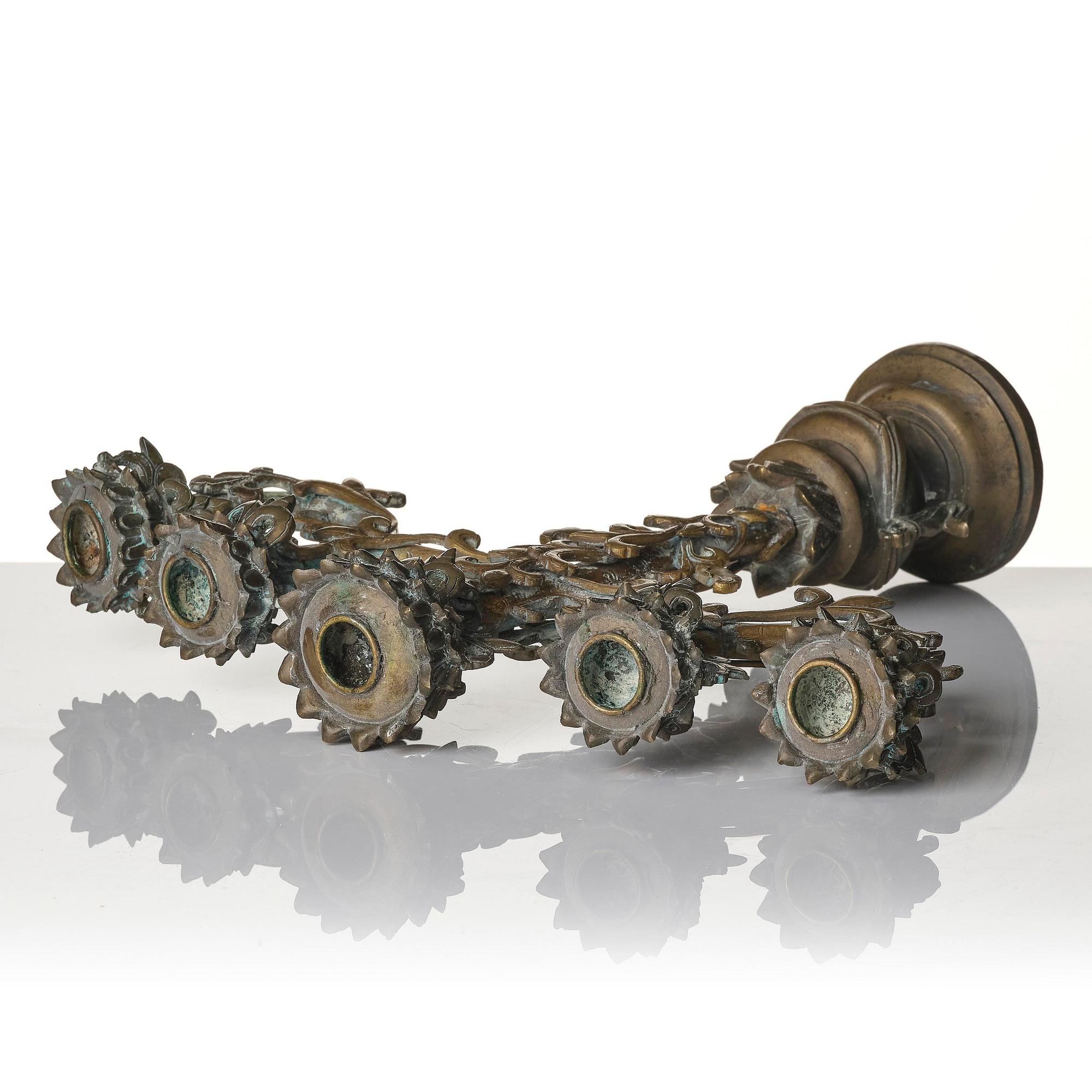 Offerställ, delvis kallförgylld brons, Qingdynastin, 1800-tal.