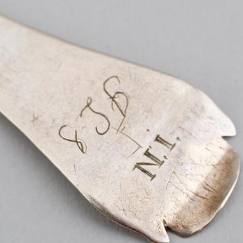 SKED, silver, märkt HF, sannolikt 1700-tal. Vikt ca 38 gram.