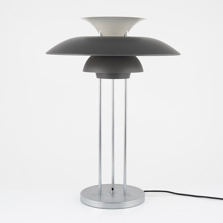 Poul Henningsen, Poul Henningsen, table lamp "PH5", model 27095, Denmark.