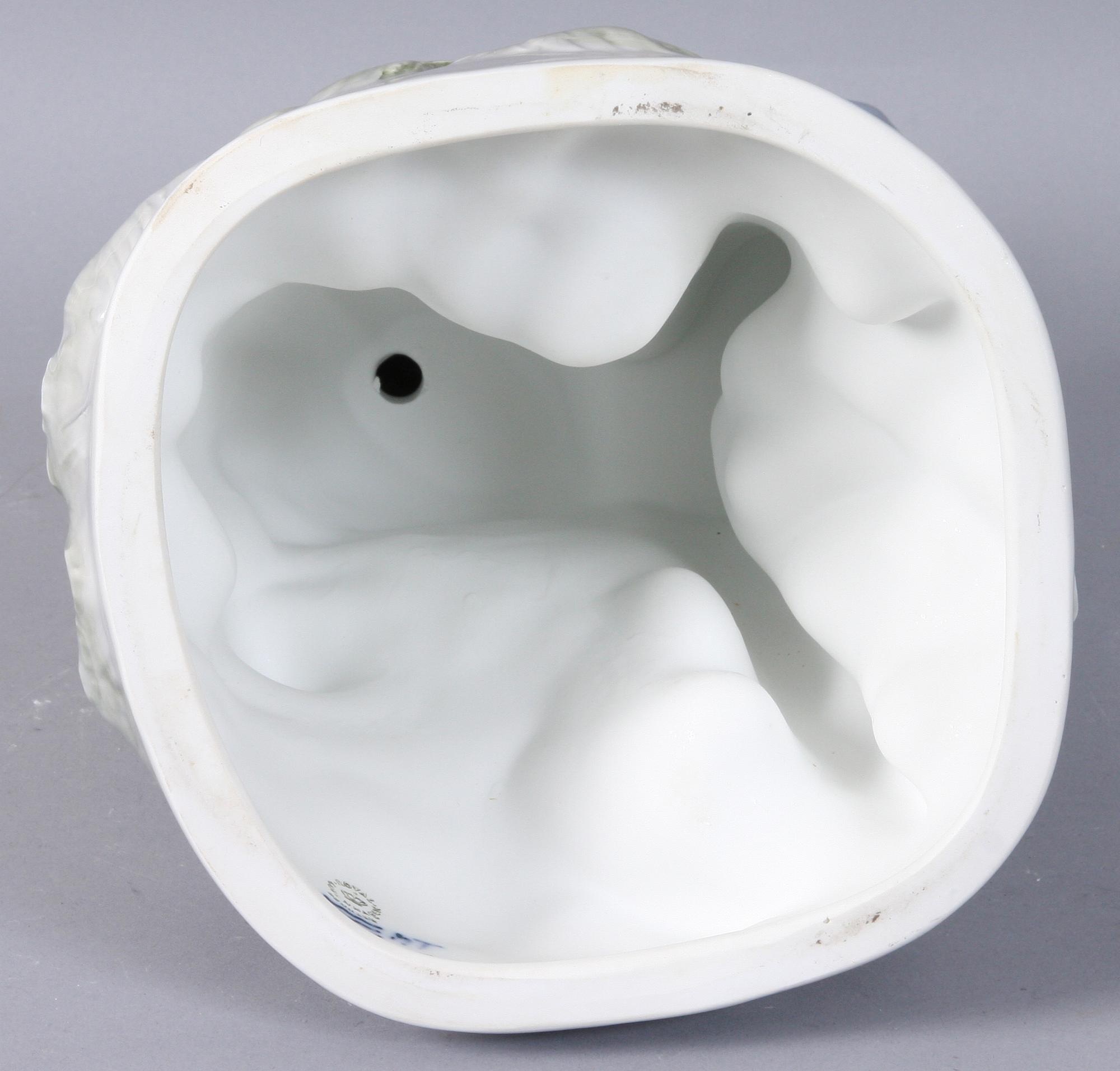 FIGURIN, porslin, Kongl Dansk, sign PE?.