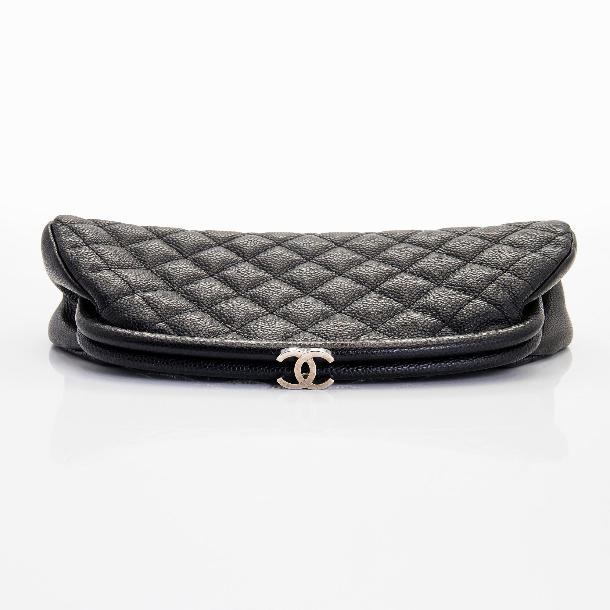 Chanel, A caviar leather clutch, 2006-2008.
