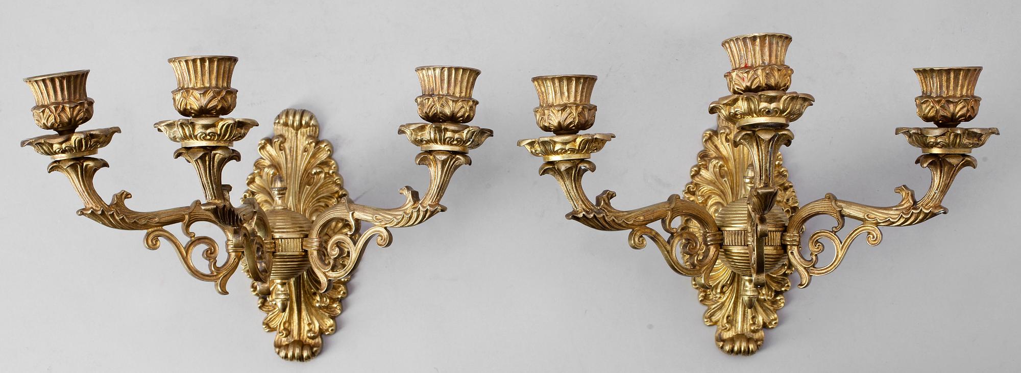 VÄGGAPPLIQUER, ett par, förgylld mässing, 1800-talets andra hälft.