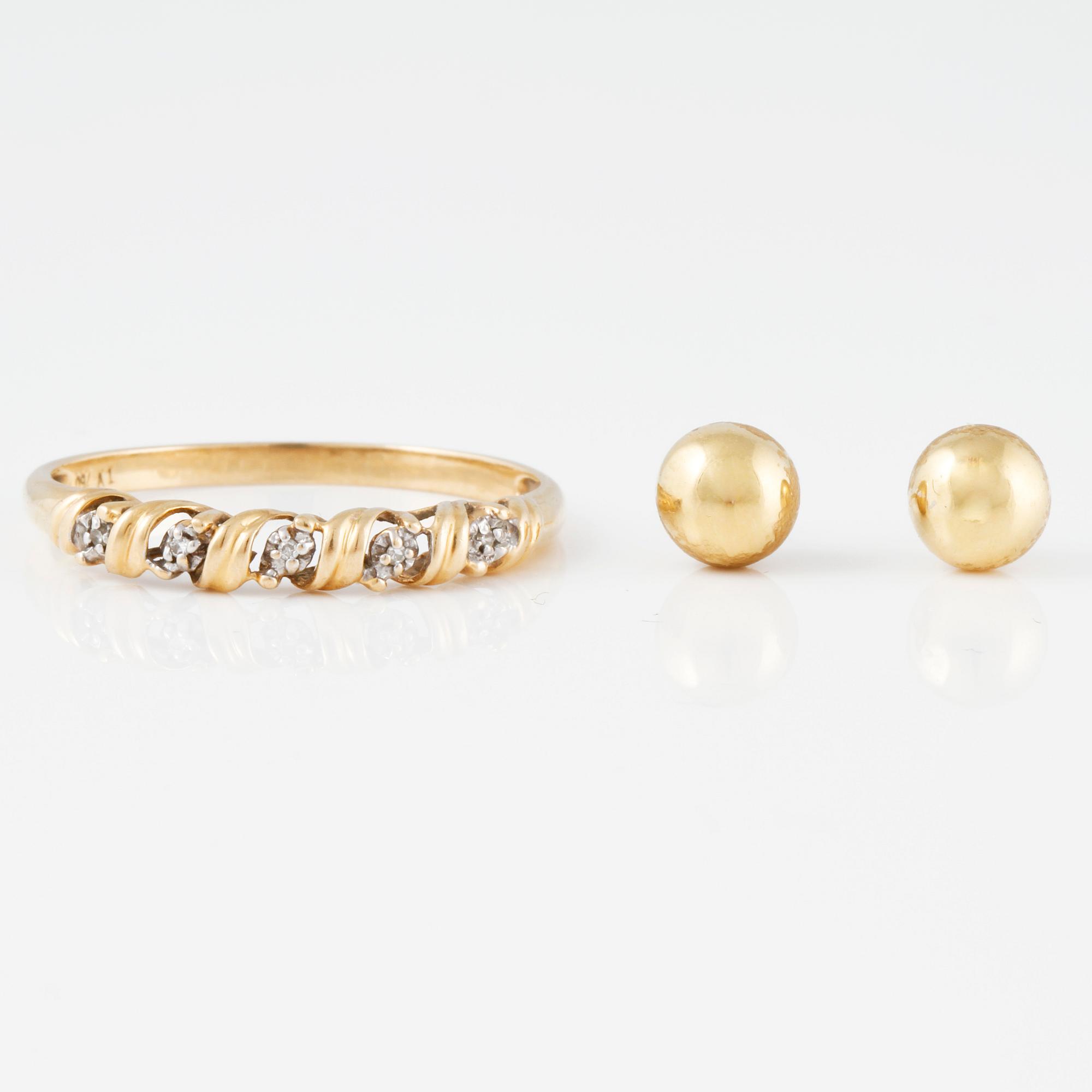 ÖRHÄNGEN, samt RING, 18K guld samt små åttkantslipade diamanter. Vikt 2,6 gram.