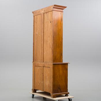 BOKSKÅP, nyrenässans, 1800-talets slut.