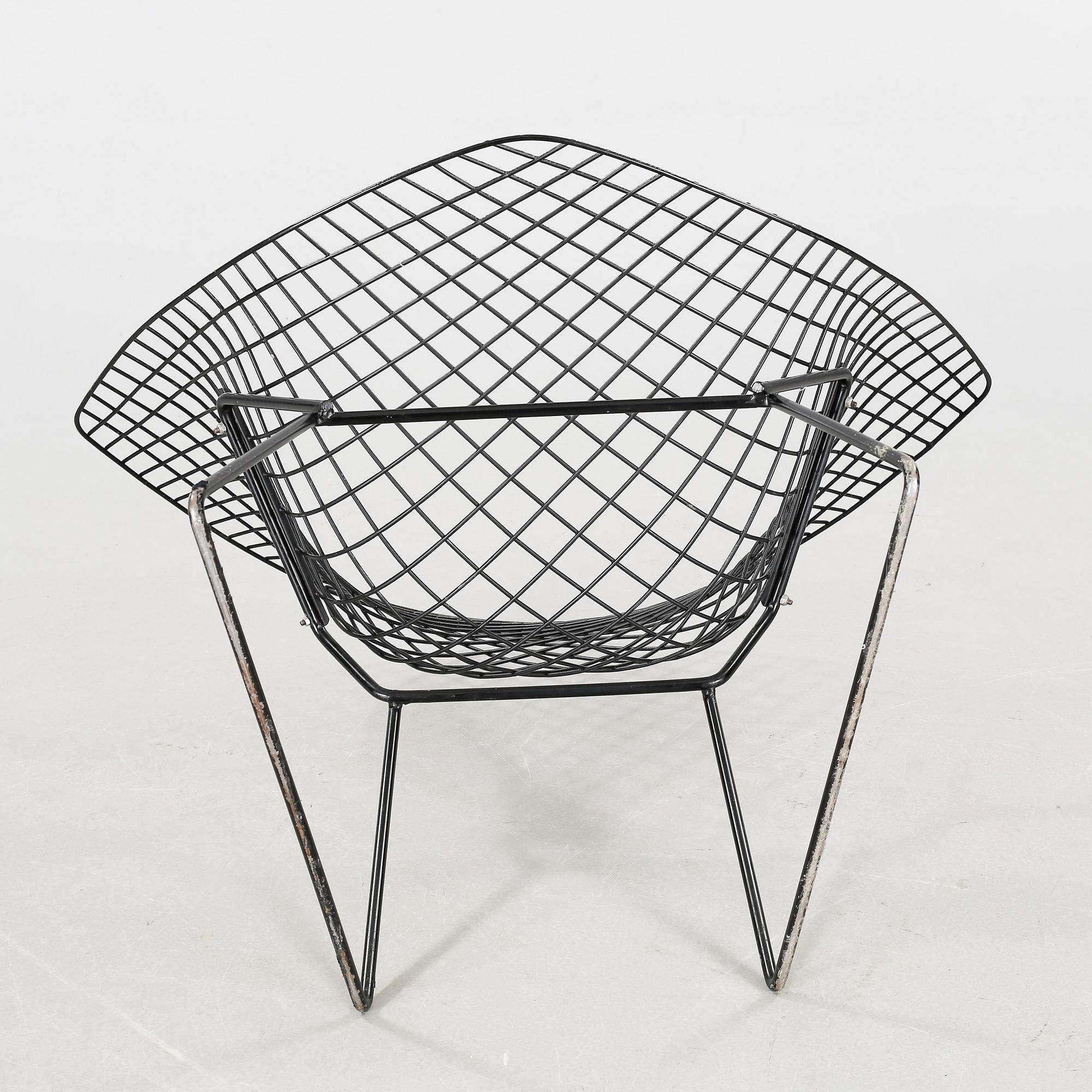 A chair by Harry Bertoia, model "Diamond Chair", third quarter of the 20th century.