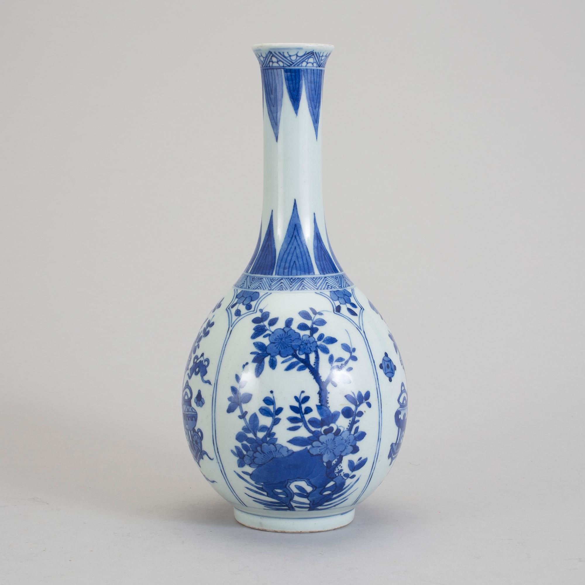 VAS, porslin, Kina, 1900-tal.