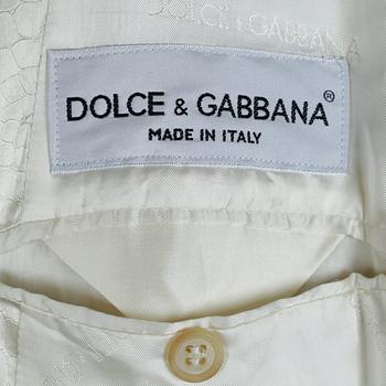 DOLCE & GABBANA, a creamecolored crocodile embossed men´s evening jacket, size 48.