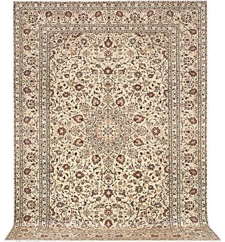 A carpet, Kashan, ca 340 x 238 cm.