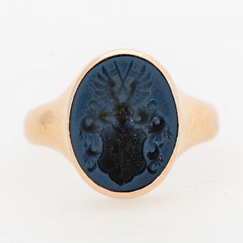 SIGILLRING, Grotenfelt, sardonyx, 18K guld. 1924.