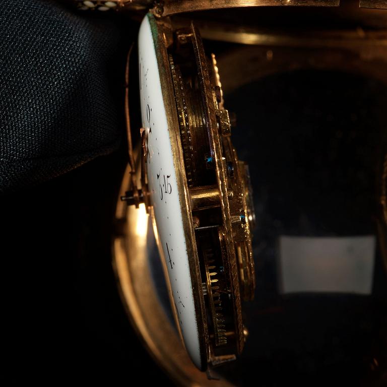 FICKUR, guld, emalj, pärlor samt pastestenar, märkt: "Breguet, Paris", sannolikt 1700-talets slut.