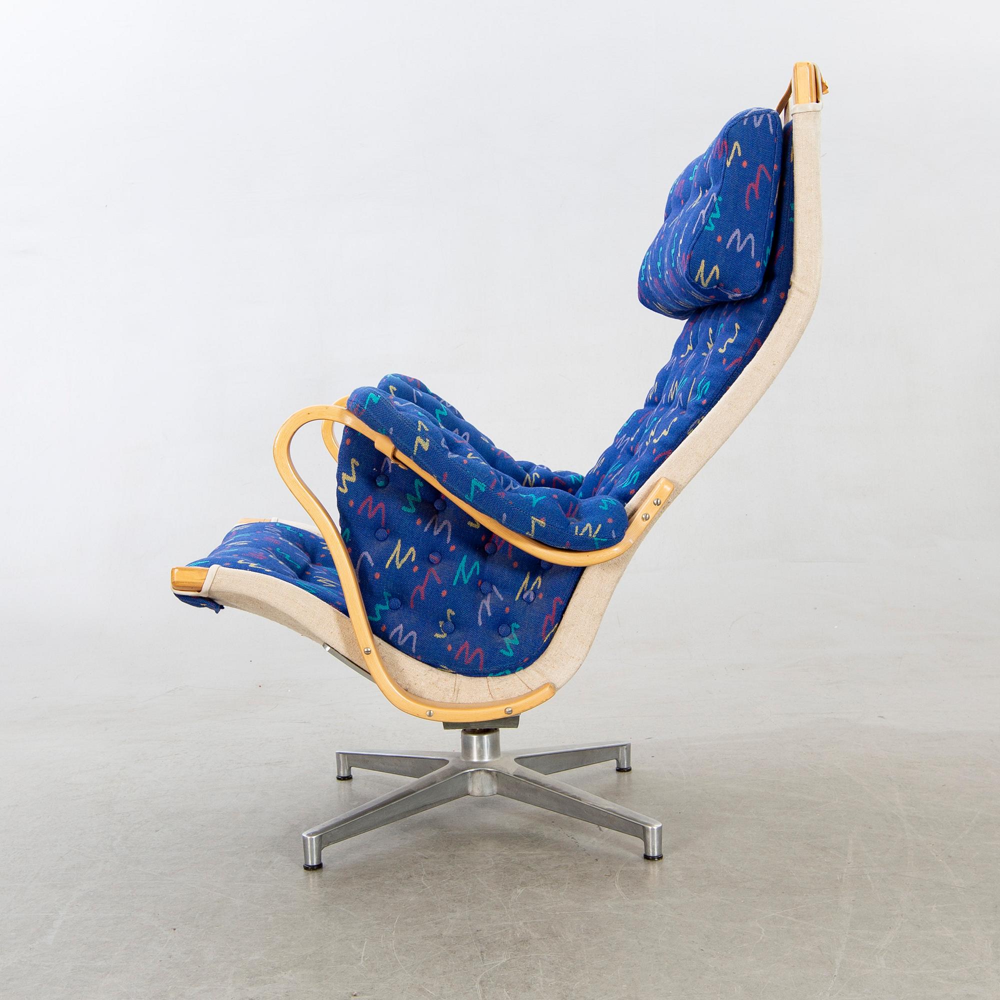 Bruno Mathsson, fåtölj, "Pernilla Roto" (Pernilla 2), 1900-talets andra hälft.