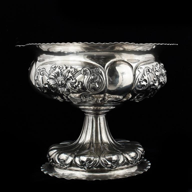 SKÅL PÅ FOT, silver, Möllenborg Stockholm 1913. Vikt 980 gr.