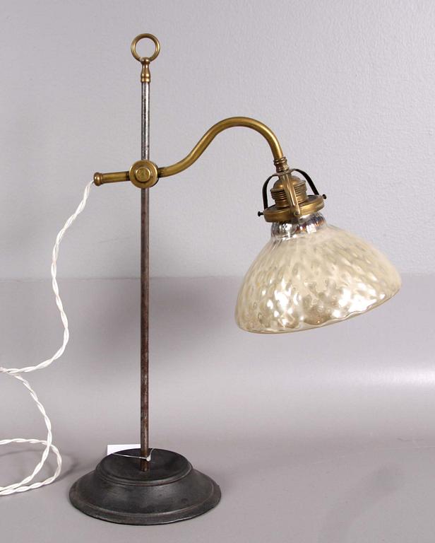 BORDSLAMPA, Frankrike, 1900-talets början.