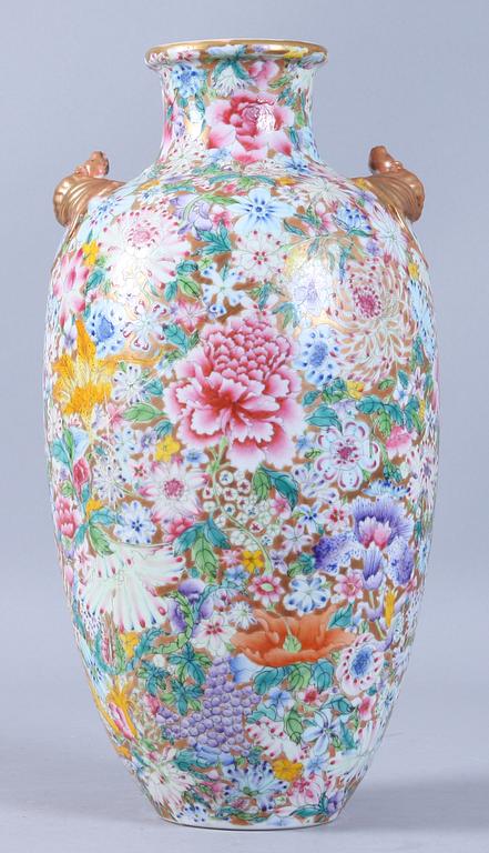 URNA, porslin, Kina, millefiori-dekor, 1900-tal.