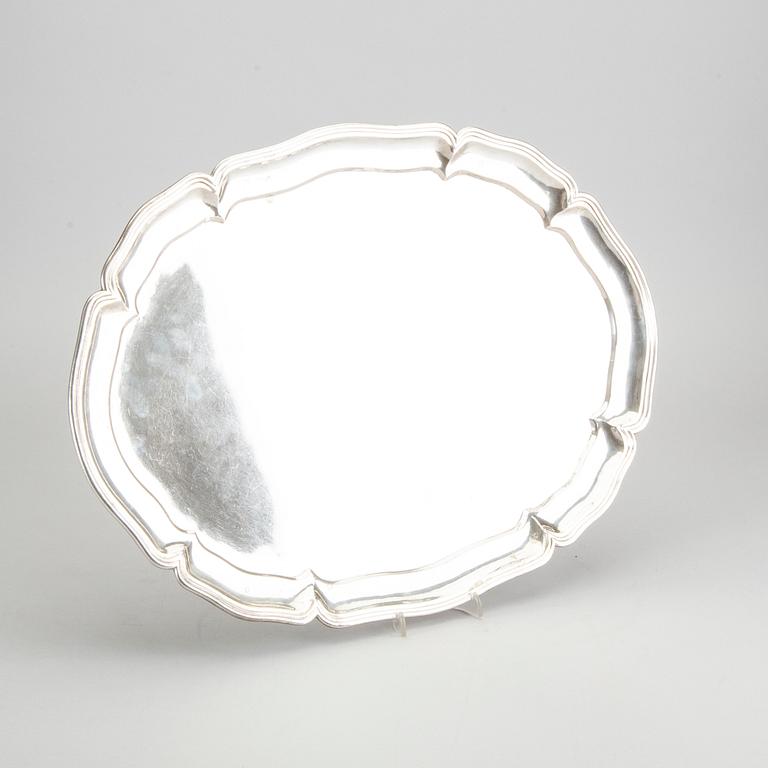 BRICKA, silver, rokokostil, vikt ca 1100 gram.