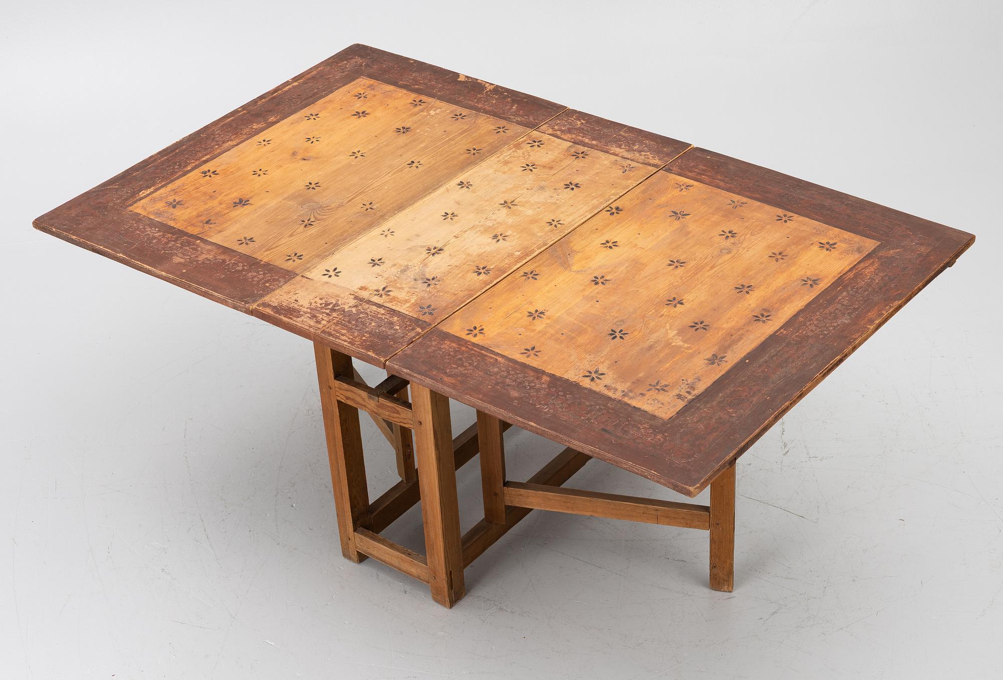 Drop-leaf table, 19th century.