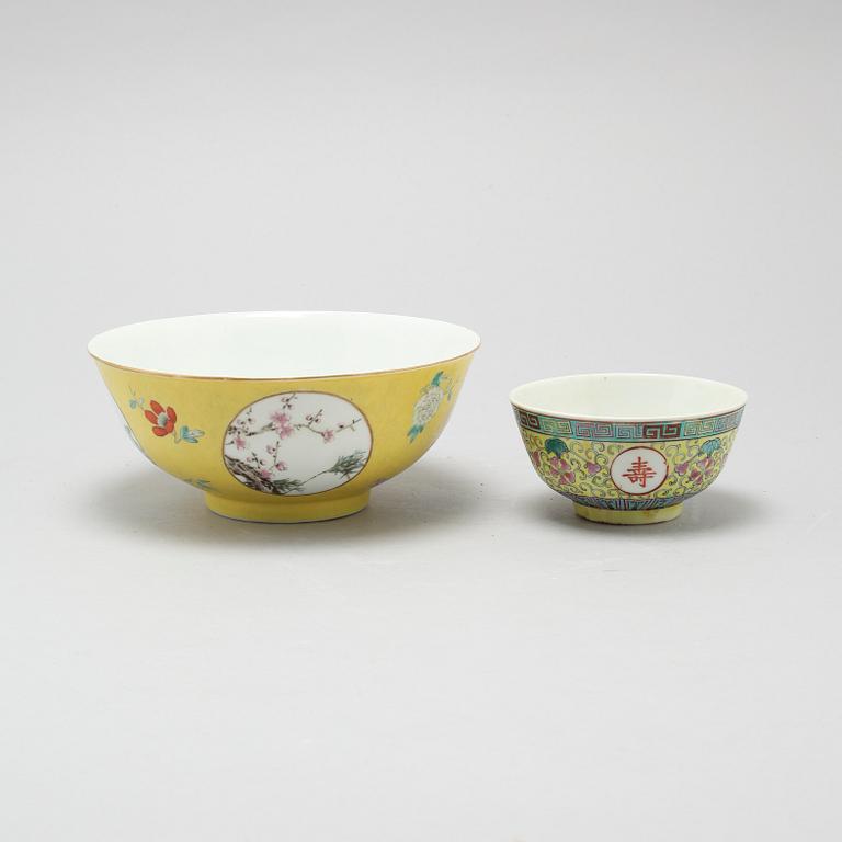 Two porcelain bowls from China, 20th century.