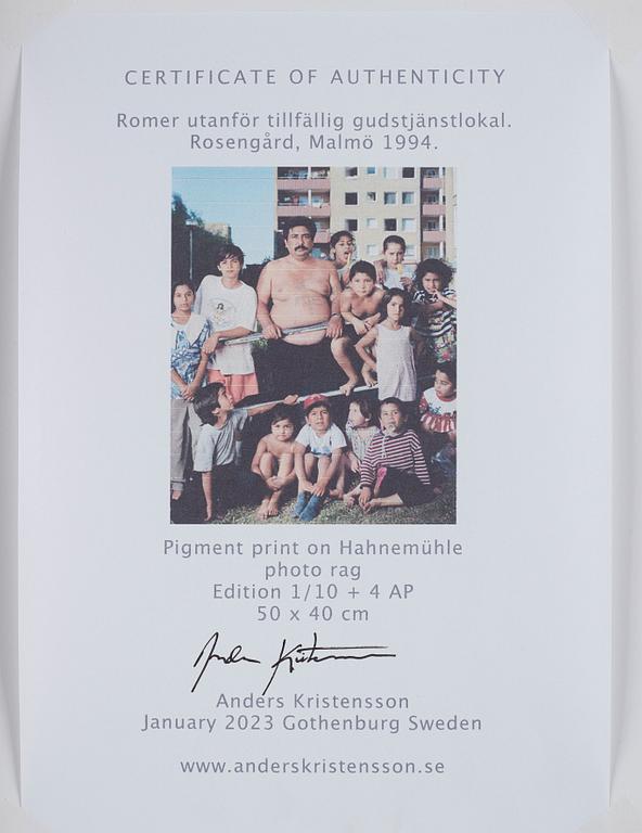 "Romer utanför tillfällig gudstjänstlokal, Rosengård, Malmö 1994".