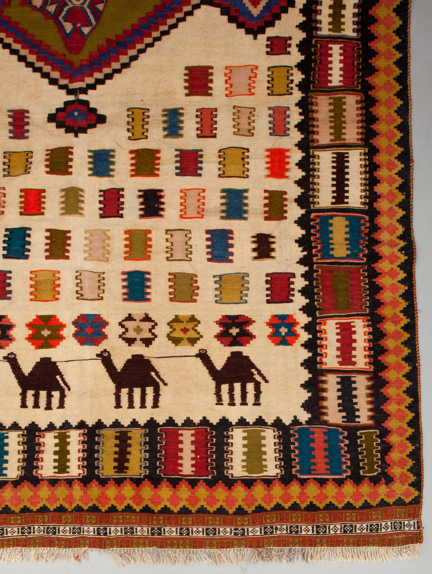 MATTO, Kelim. Noin 292x170 cm.