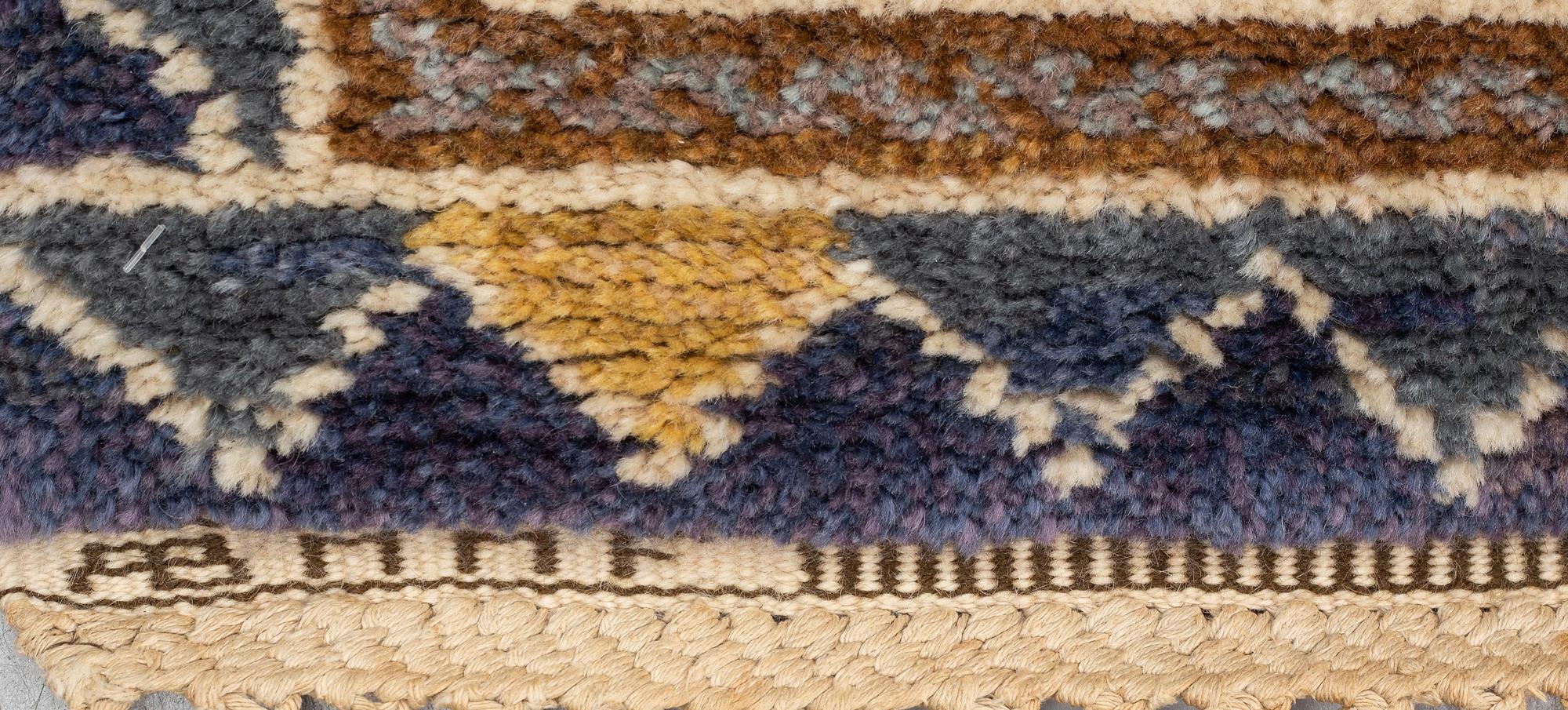 Märta Måås-Fjetterström, matto, "Steninge", knotted pile, ca 315 x 200-204 cm, signed AB MMF.