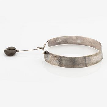 Vivianna Torun Bülow-Hübe, a necklace and a pendant, silver with a natural stone, executed in her own workshop, Stockholm circa 1956.